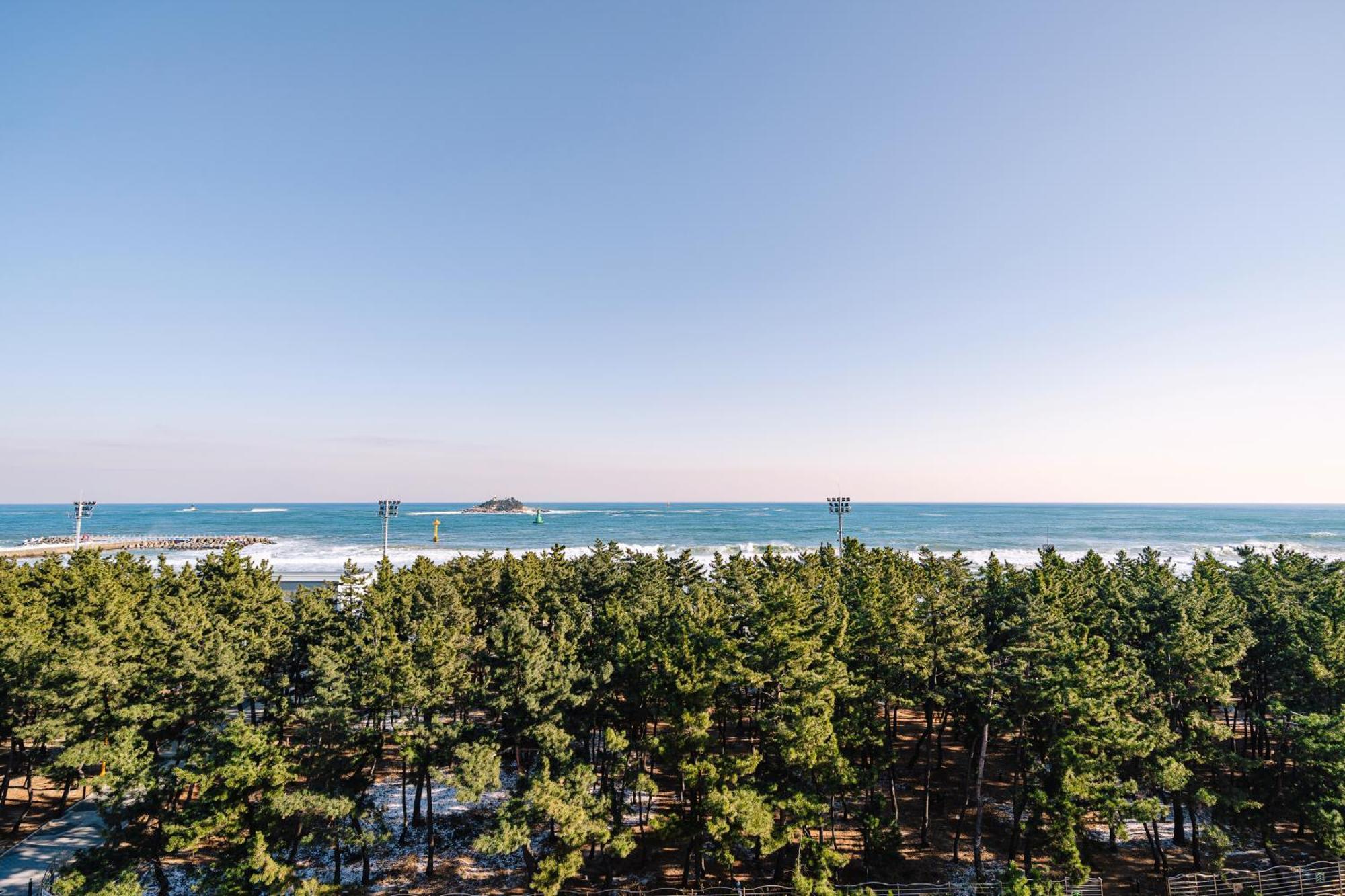 Urbanstay Sokcho Beach Ab Exterior foto