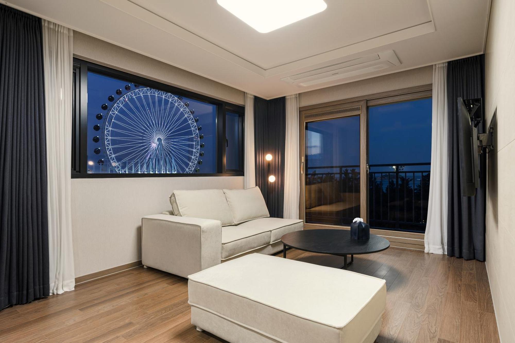 Urbanstay Sokcho Beach Ab Exterior foto