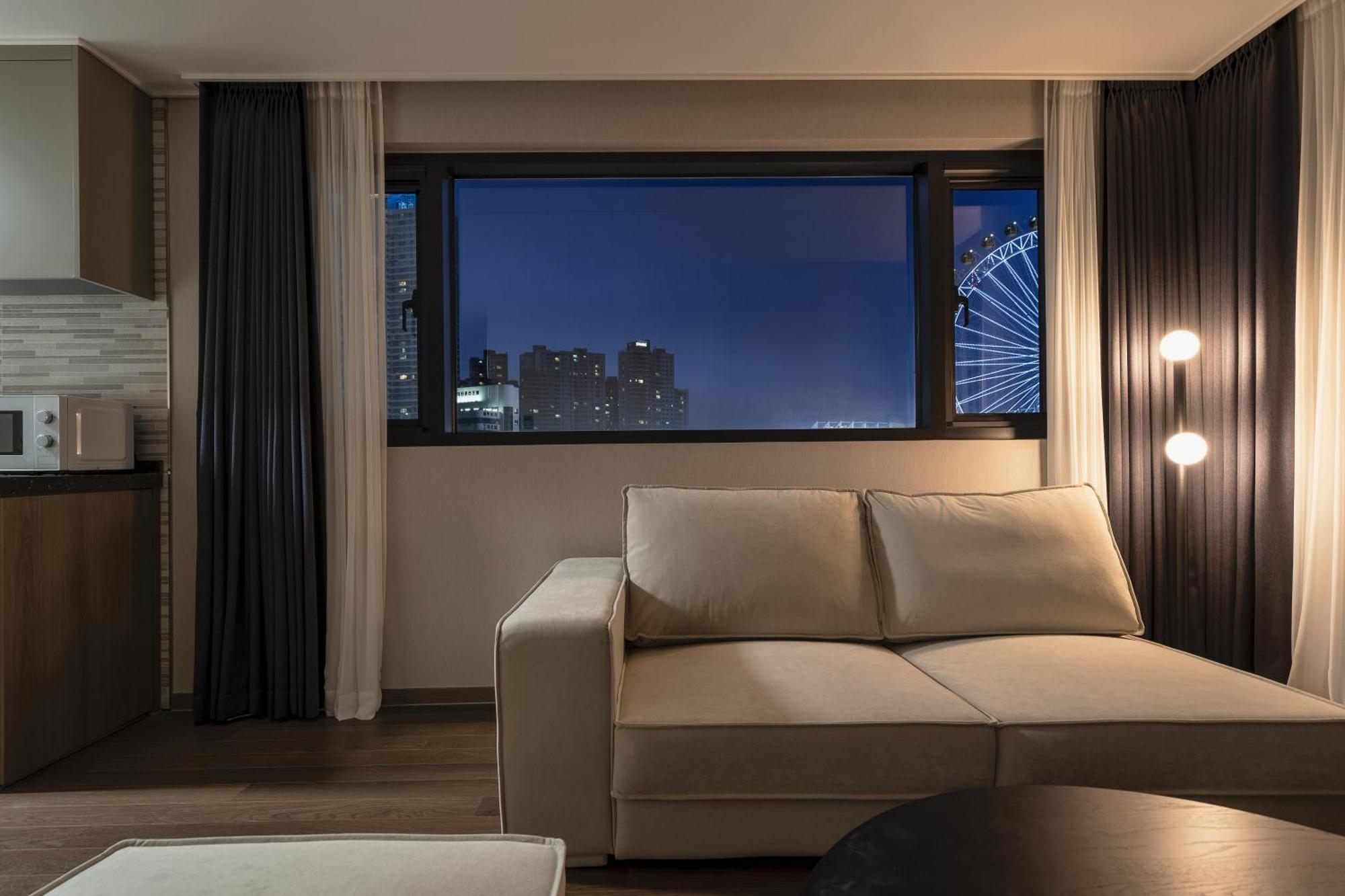 Urbanstay Sokcho Beach Ab Exterior foto